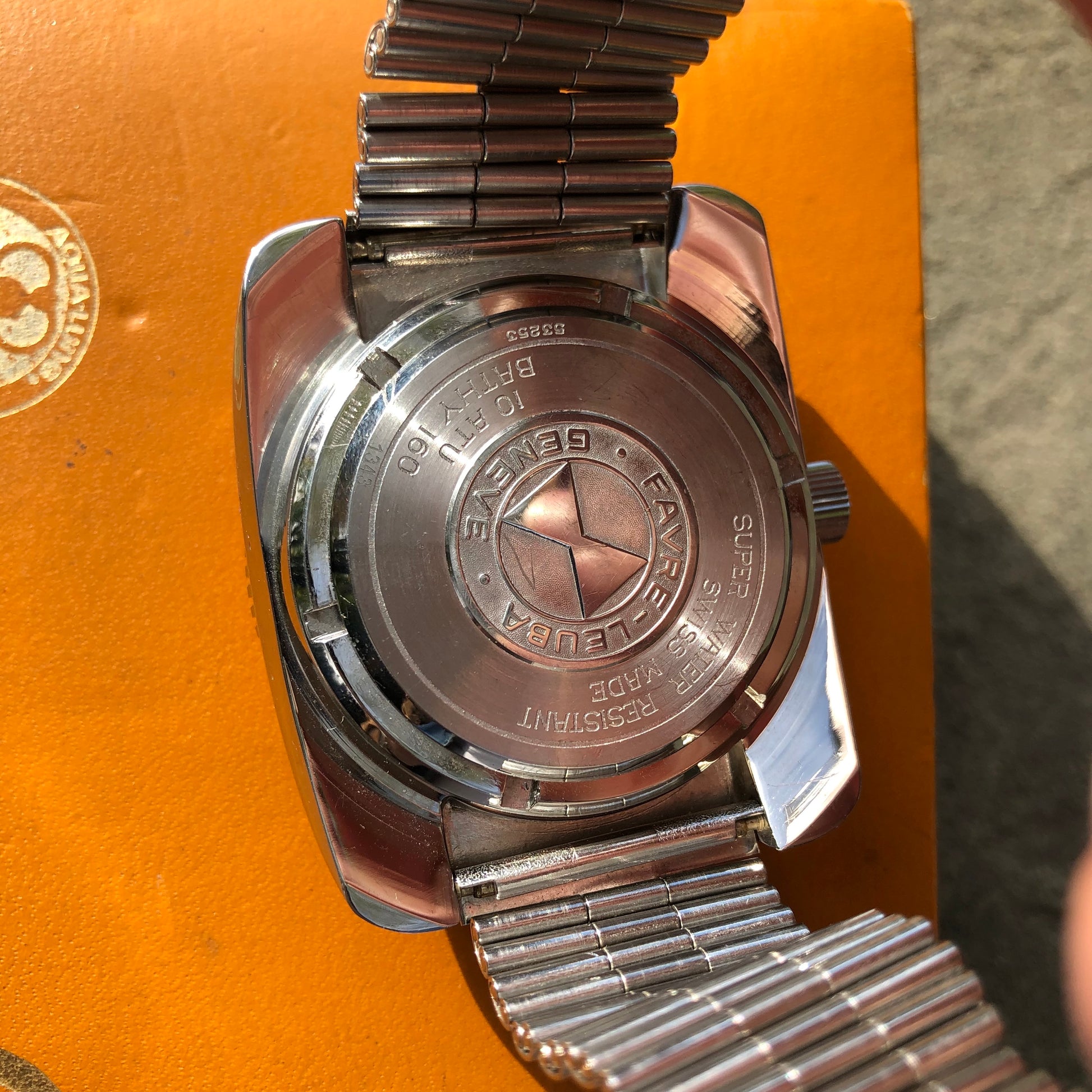 Vintage Favre Leuba Bathy 160 Aqua Lung 53253 U.S. Divers Tropical Bakelite Wristwatch - Hashtag Watch Company